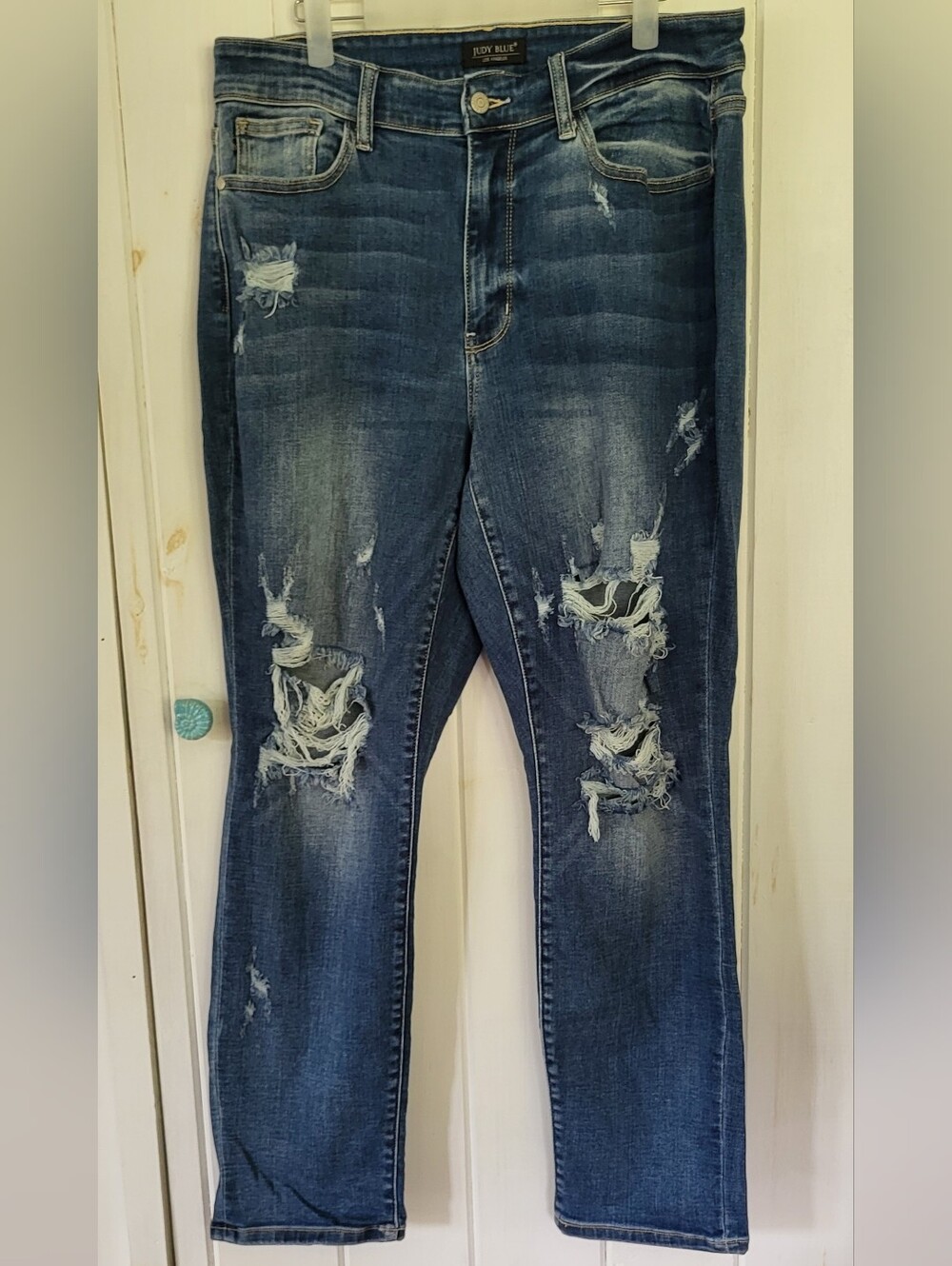 Judy Blue Boyfriend Fit Distressed Medium Wash Jeans